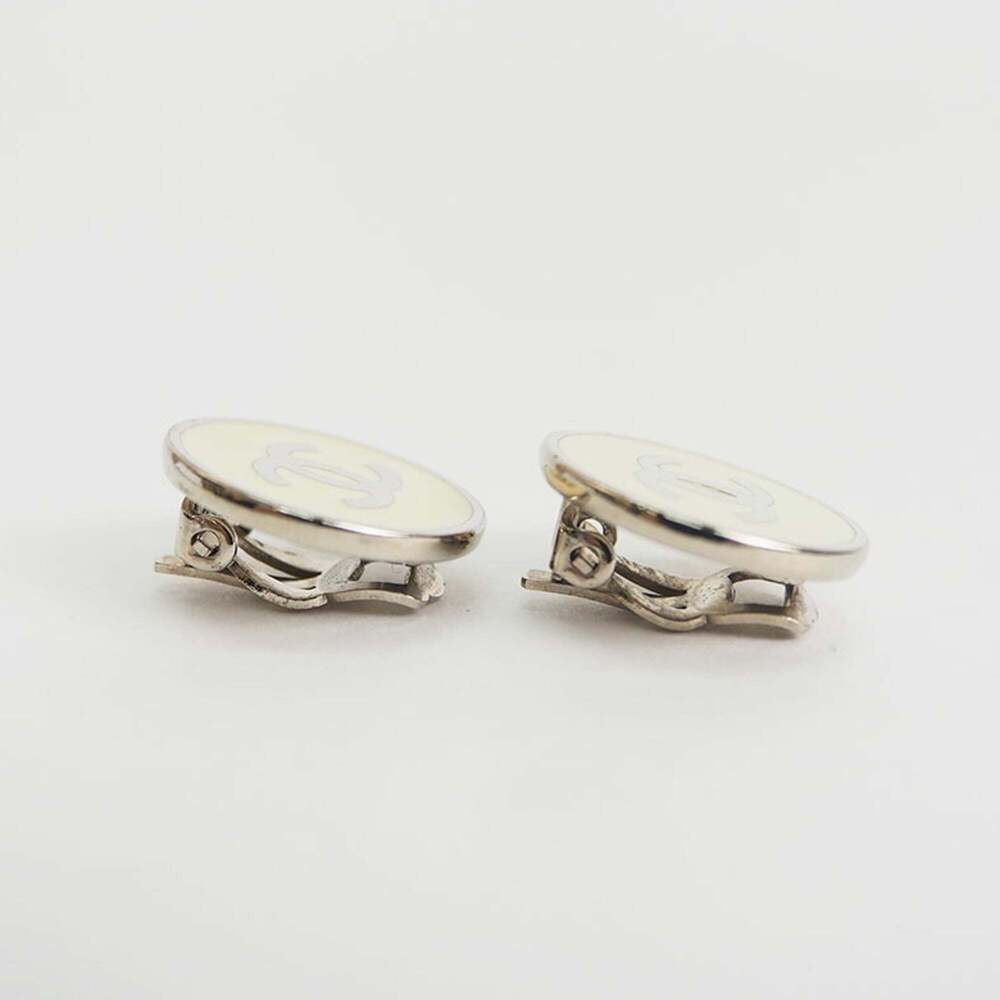 CHANEL Authentic White Earrings - Picture 2 of 6